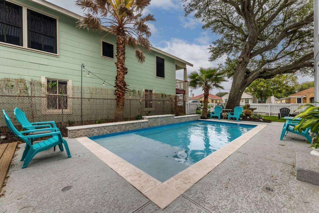 5/3 With A Heated Pool 2 Min From Beach, Updated Villa Galveston Exterior photo